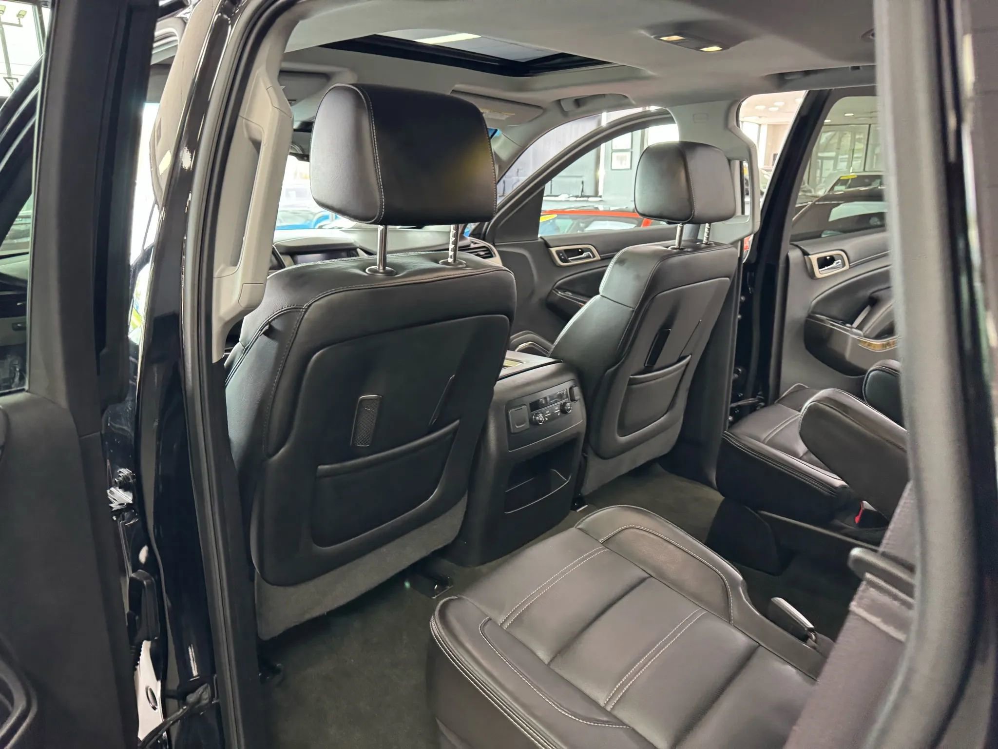 Used 2016 GMC Yukon Denali w/ Enhanced Security Package image 18