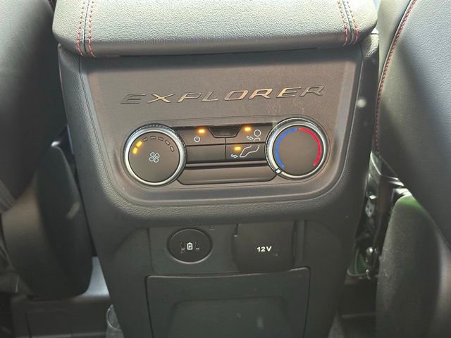Used 2025 Ford Explorer ST-Line image 31