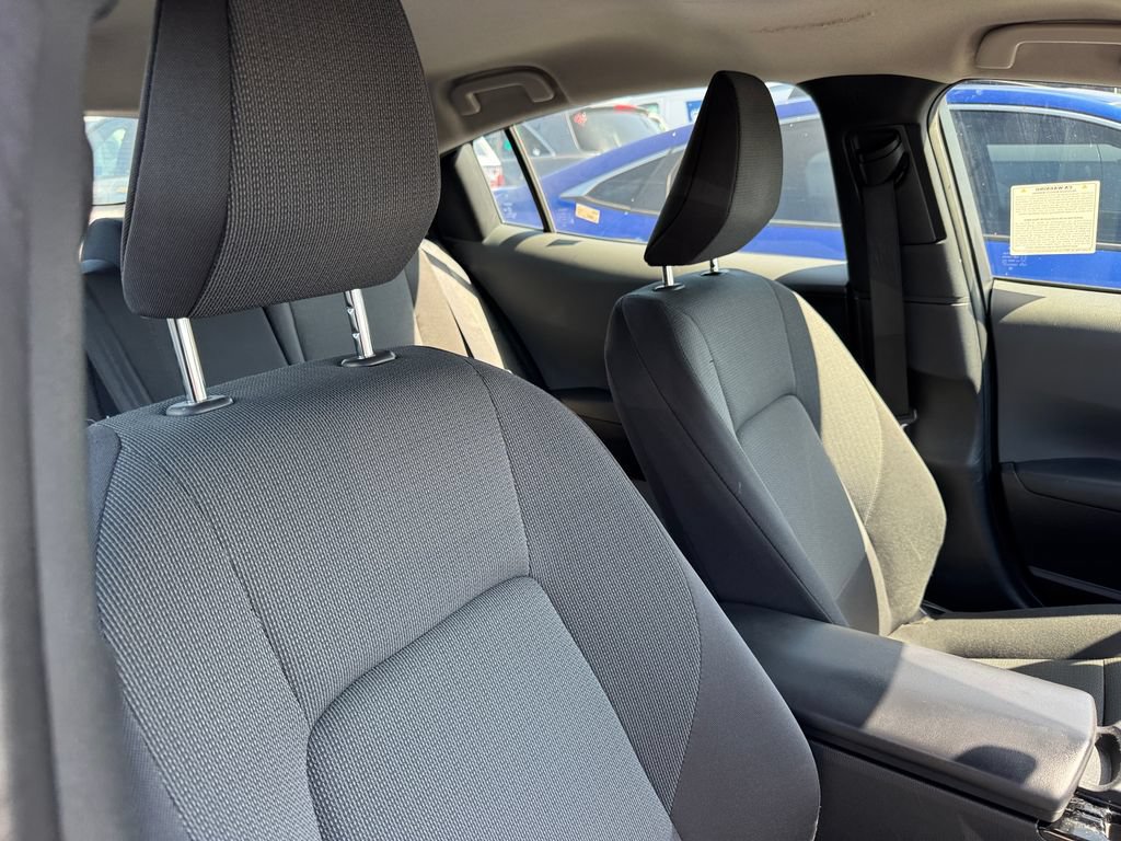 Used 2024 Toyota Prius LE FWD image 6