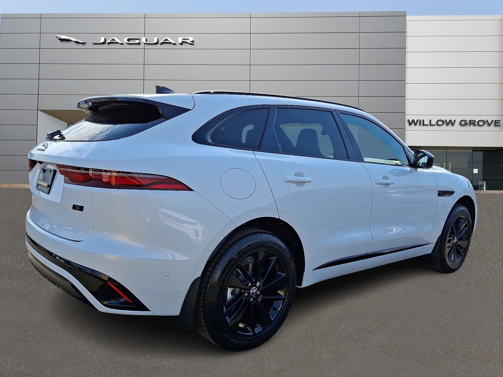 New 2026 Jaguar F-PACE R-Dynamic S image 2