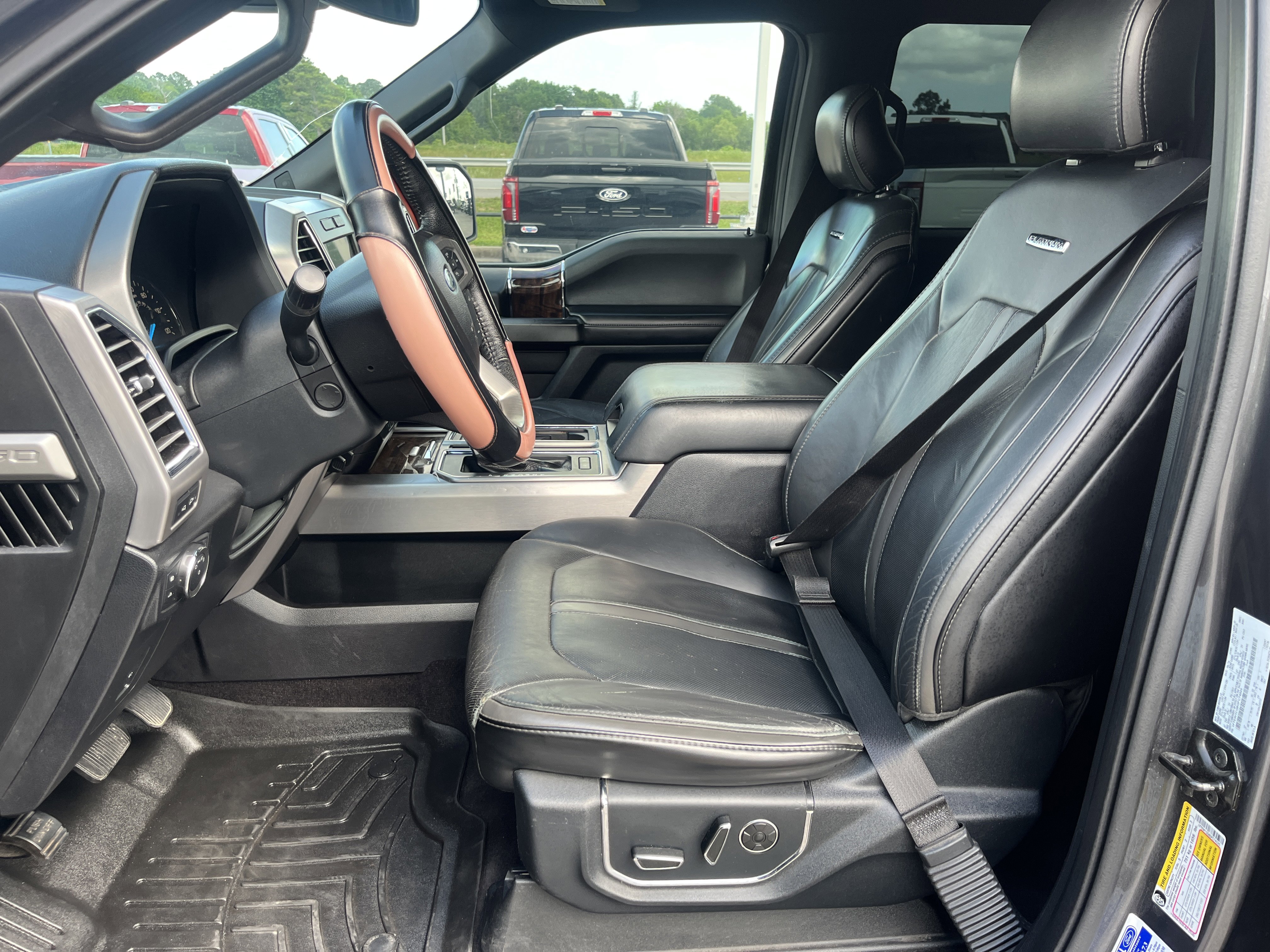 Used 2016 Ford F150 Platinum w/ Equipment Group 701A Luxury RWD image 15