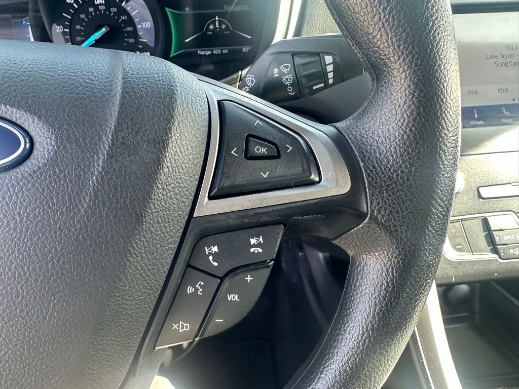 Used 2020 Ford Fusion SE image 16