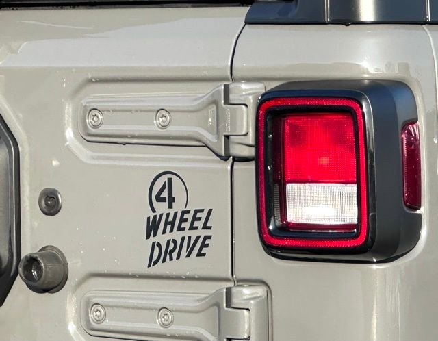 Used 2022 Jeep Wrangler Unlimited Willys image 6