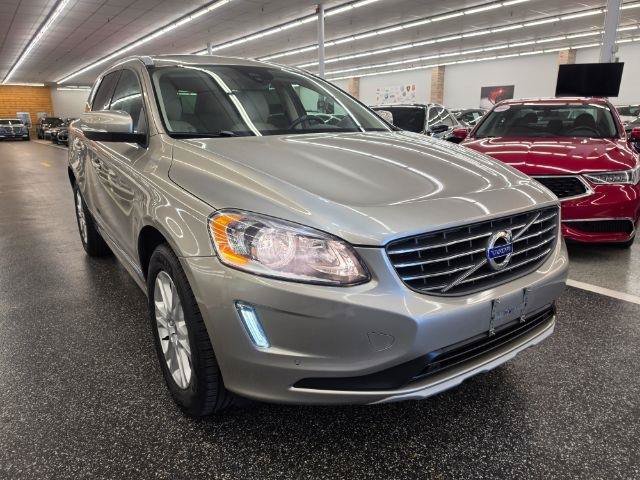 Used 2016 Volvo XC60 T5 Premier w/ Climate Package AWD/4WD image 4