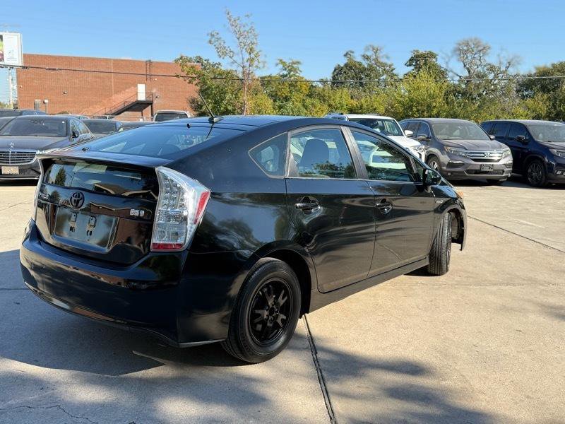Used 2011 Toyota Prius Three w/ Solar Roof Pkg FWD image 2