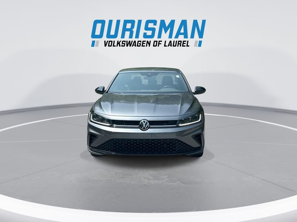 Used 2025 Volkswagen Jetta Sport FWD image 3