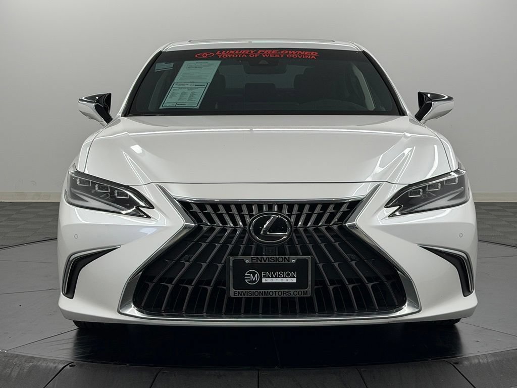 Used 2025 Lexus ES 300h w/ Luxury Package FWD image 6