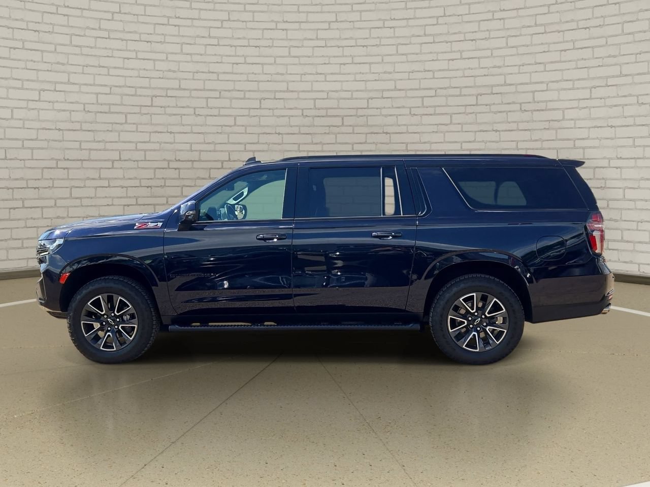 Used 2022 Chevrolet Suburban Z71 w/ Off-Road Capability Package AWD/4WD image 8