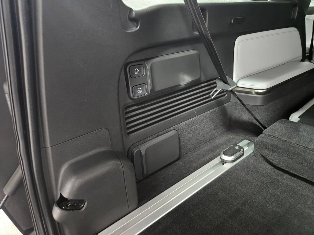Used 2023 Rivian R1S Adventure AWD/4WD image 52