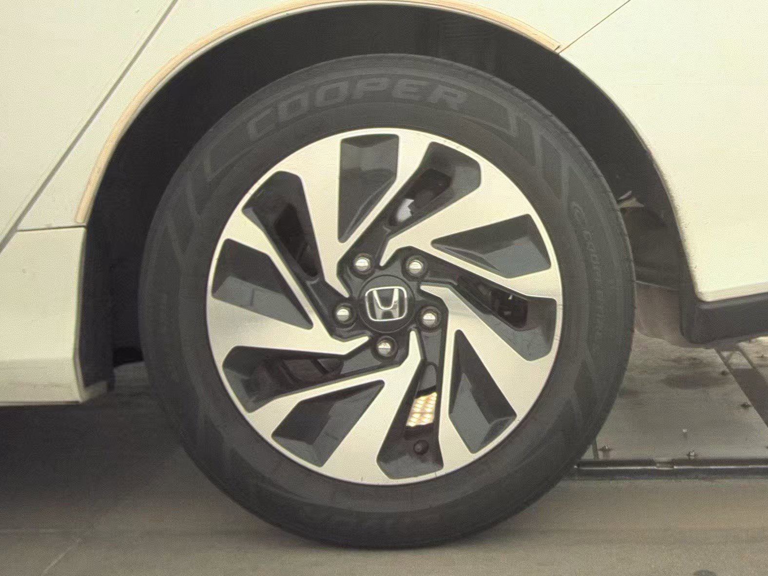 Used 2018 Honda Civic LX image 11