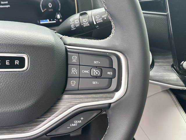 Certified 2023 Jeep Wagoneer Series III w/ Premium Group I image 31