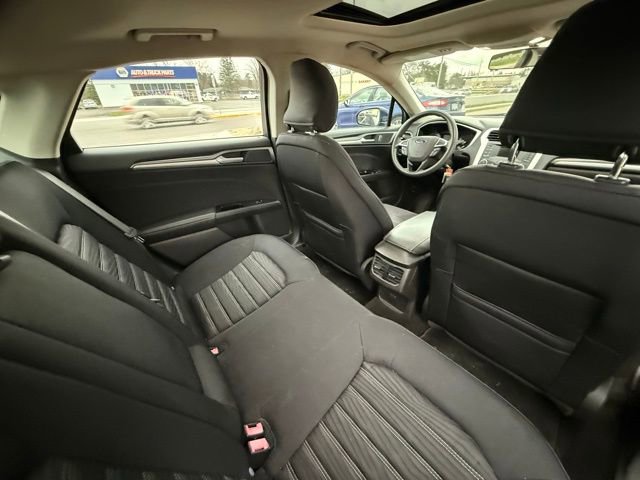Used 2016 Ford Fusion SE image 18