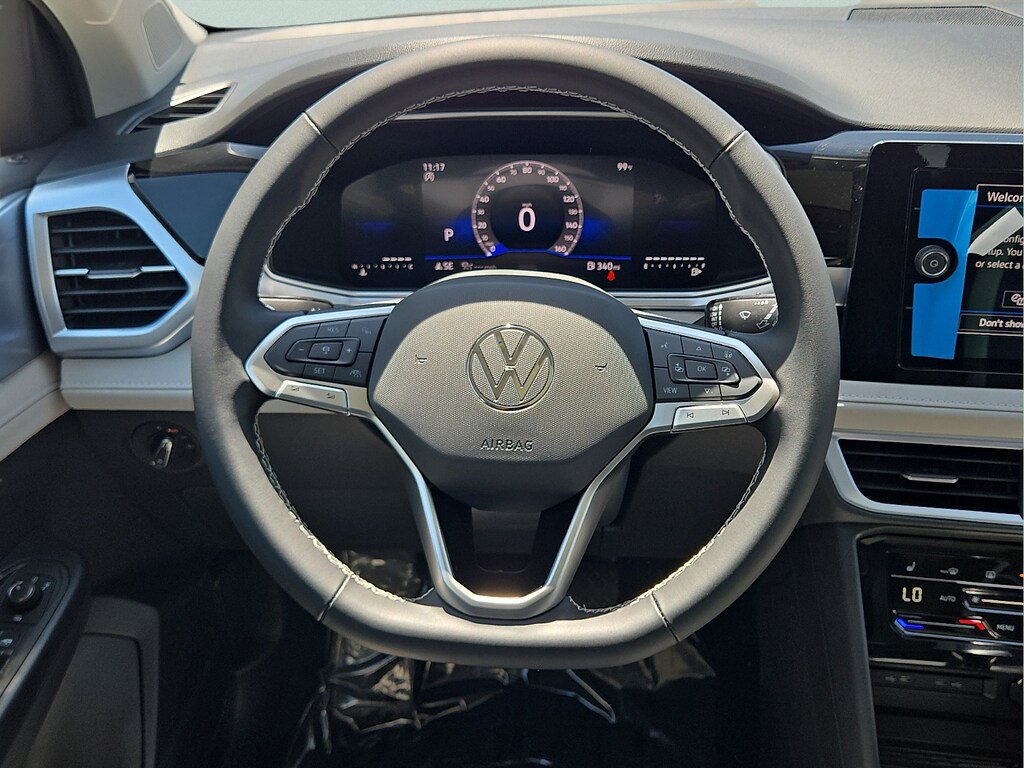 New 2026 Volkswagen Taos SE FWD image 14