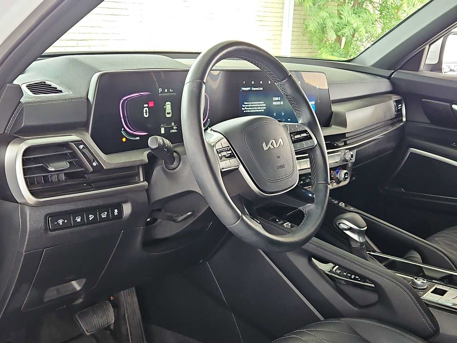 Certified 2025 Kia Telluride AWD image 2
