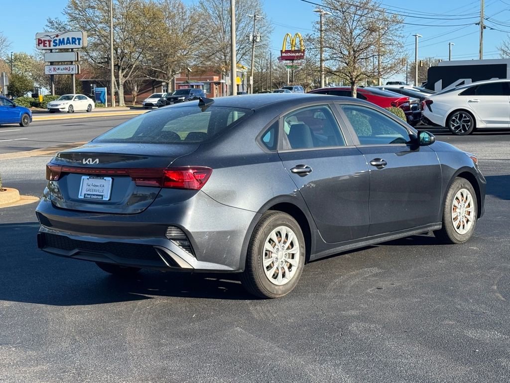 Used 2024 Kia Forte LX image 3