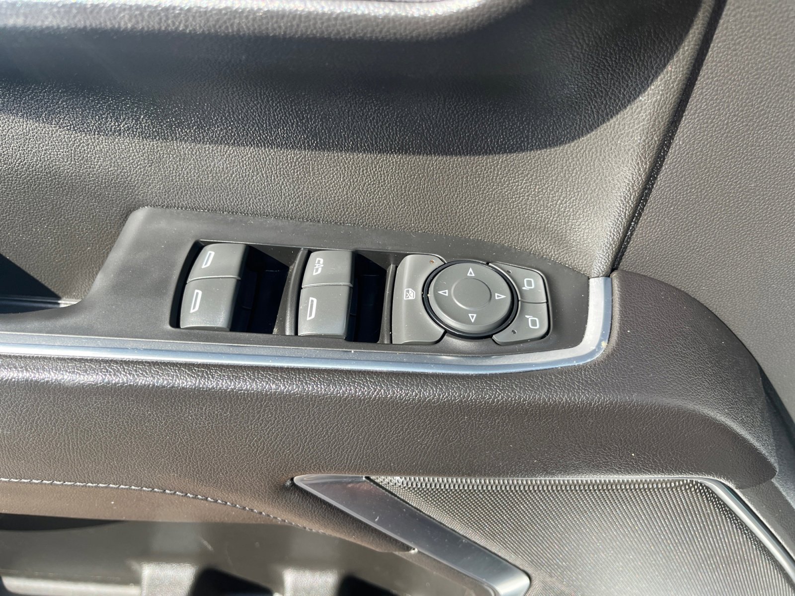 Used 2022 Chevrolet Silverado 1500 RST w/ Z71 Off-Road Package image 16