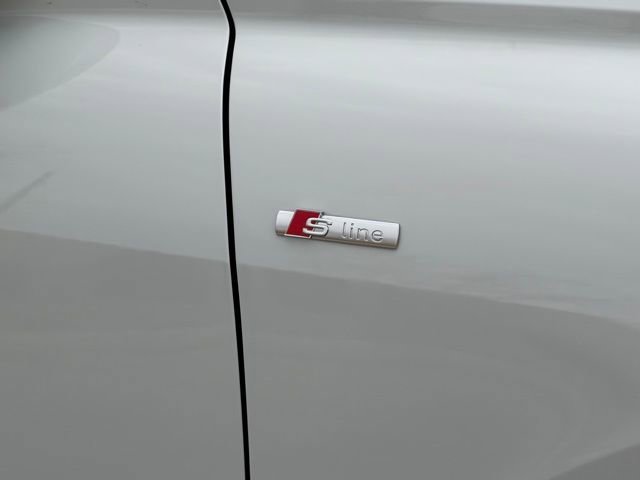 Used 2023 Audi Q4 e-tron Premium Plus w/ Premium Plus image 8