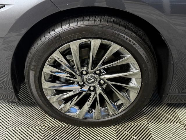 Certified 2025 Lexus ES 300h w/ Technology Package FWD image 16