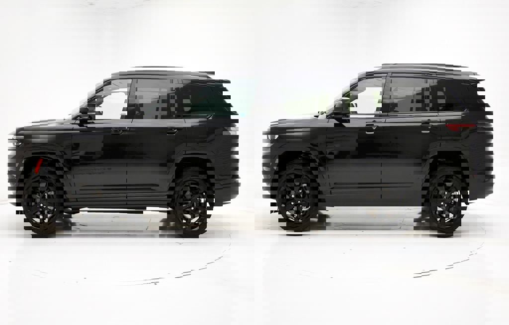 Used 2023 Jeep Grand Cherokee L Laredo image 6