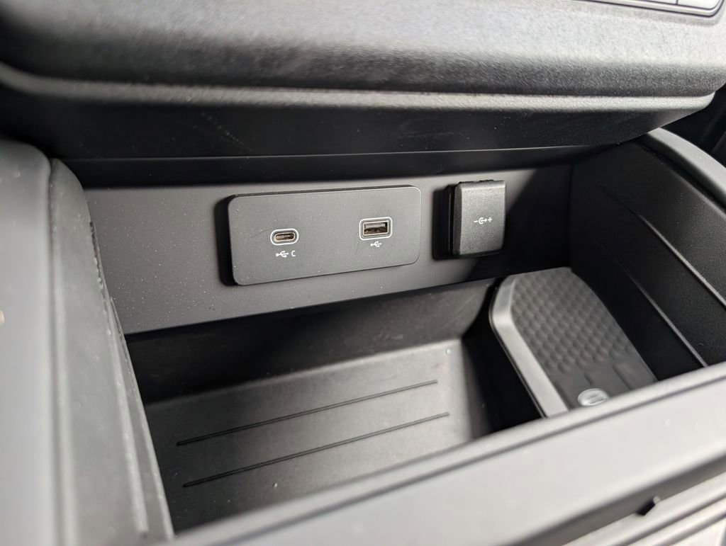 Used 2023 Land Rover Defender 90 V8 image 18