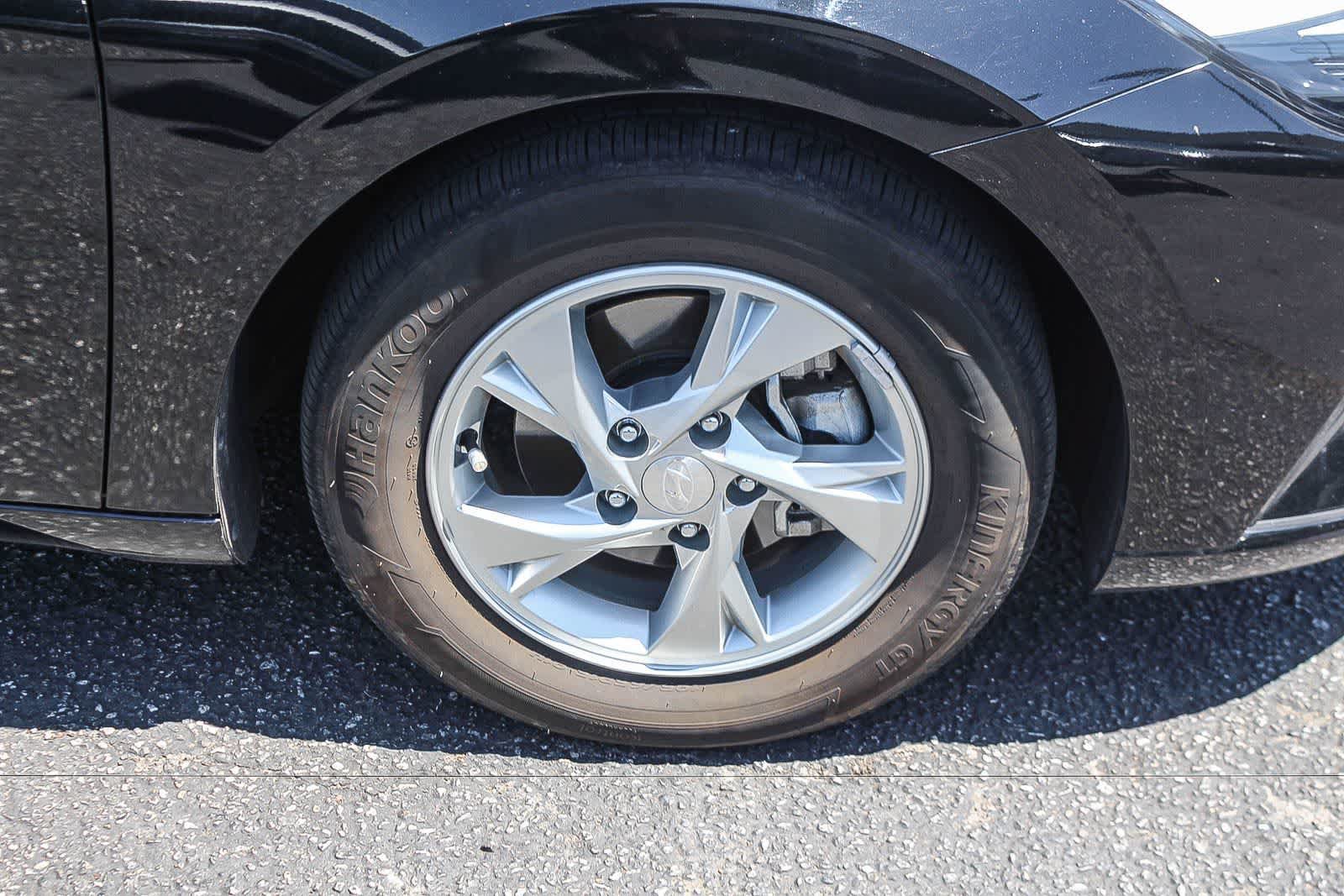 Certified 2023 Hyundai Elantra SE FWD image 12