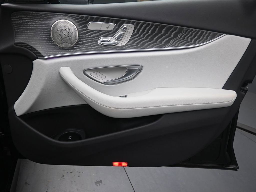 Used 2023 Mercedes-Benz E 350 Sedan image 28