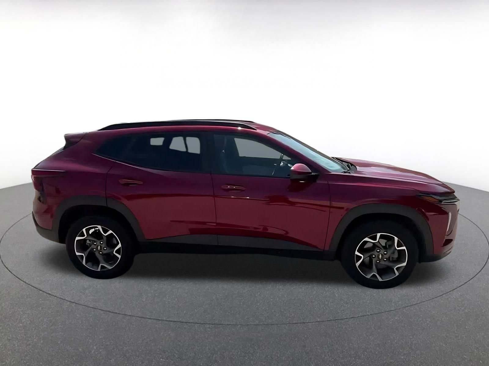 Used 2025 Chevrolet Trax LT w/ LT Convenience Package FWD image 16