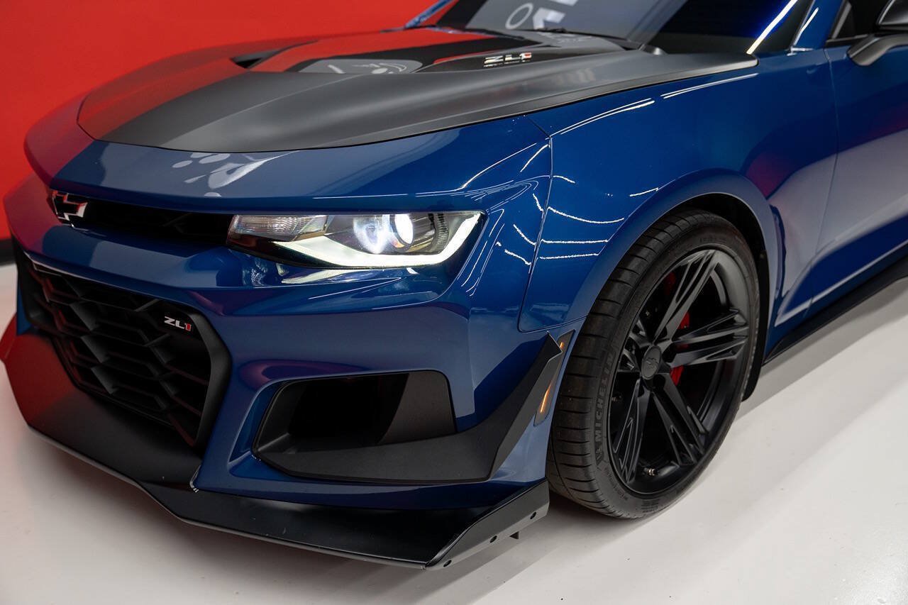 Used 2023 Chevrolet Camaro ZL1 RWD image 27