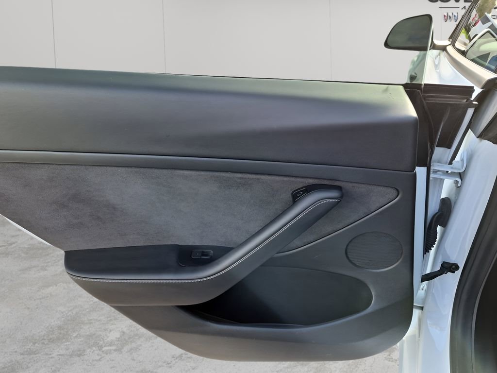 Used 2021 Tesla Model 3 Standard Range Plus image 17