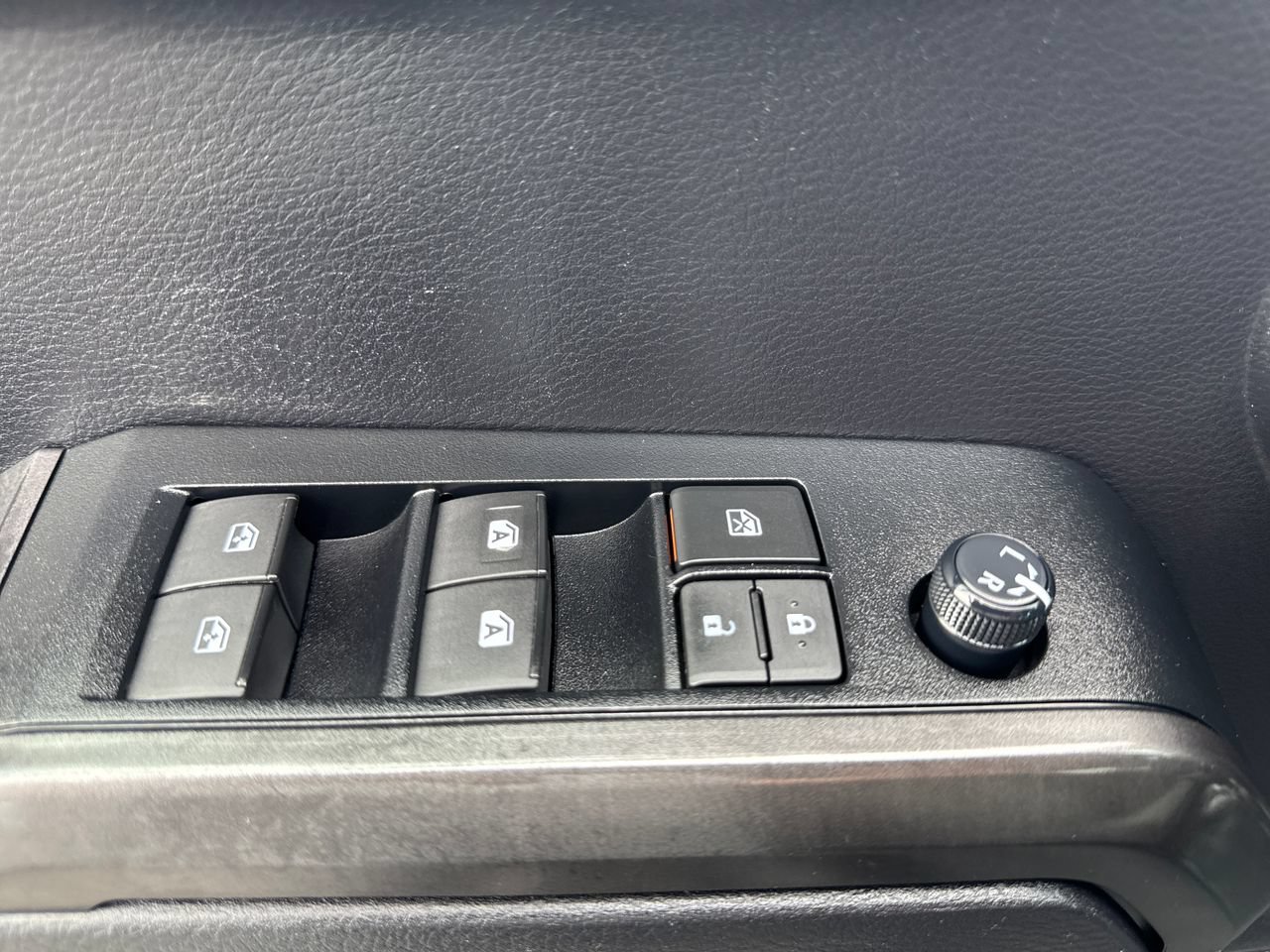 Used 2021 Toyota Tacoma TRD Sport AWD/4WD image 16