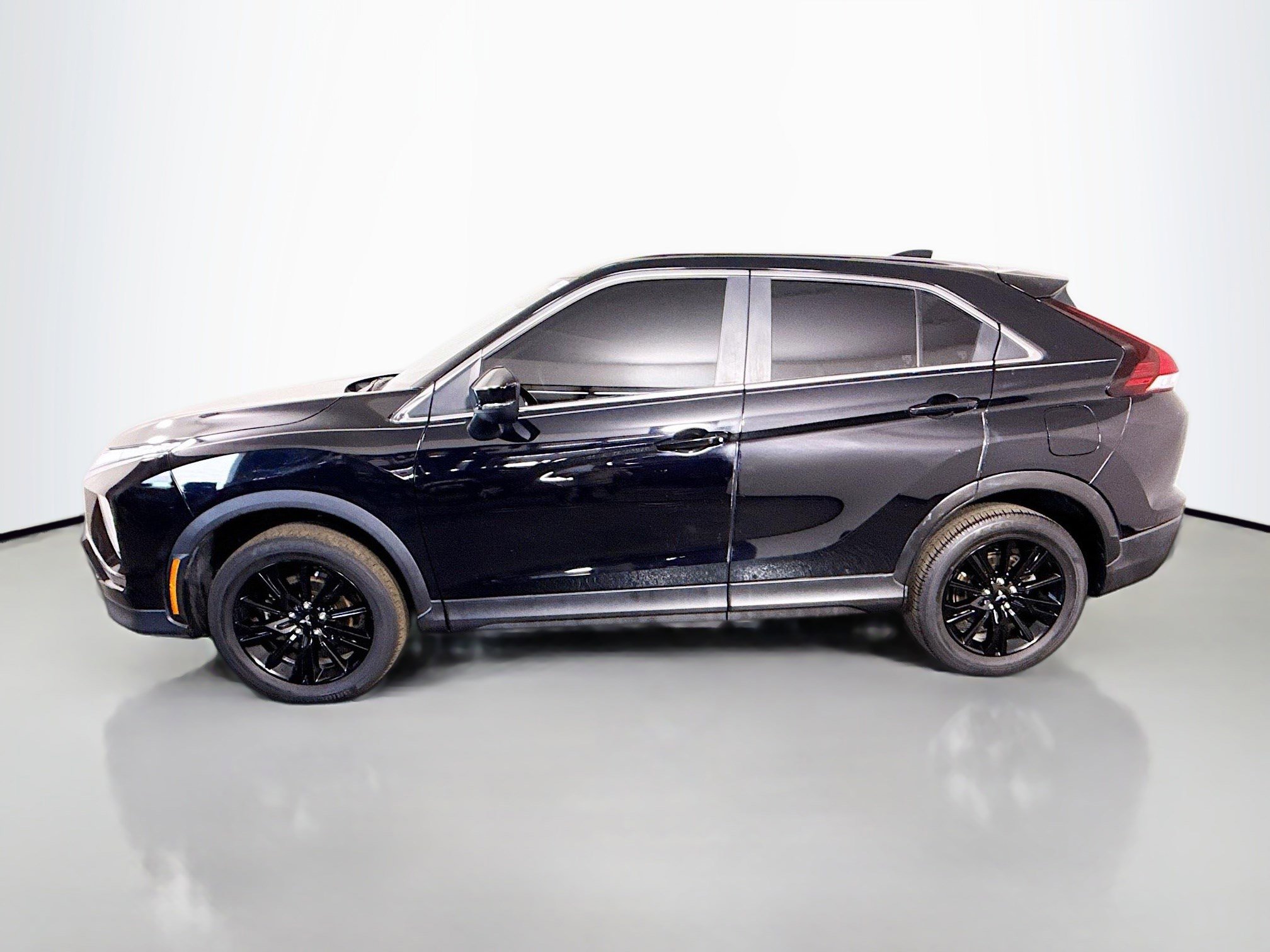 Used 2024 Mitsubishi Eclipse Cross Black Edition image 6