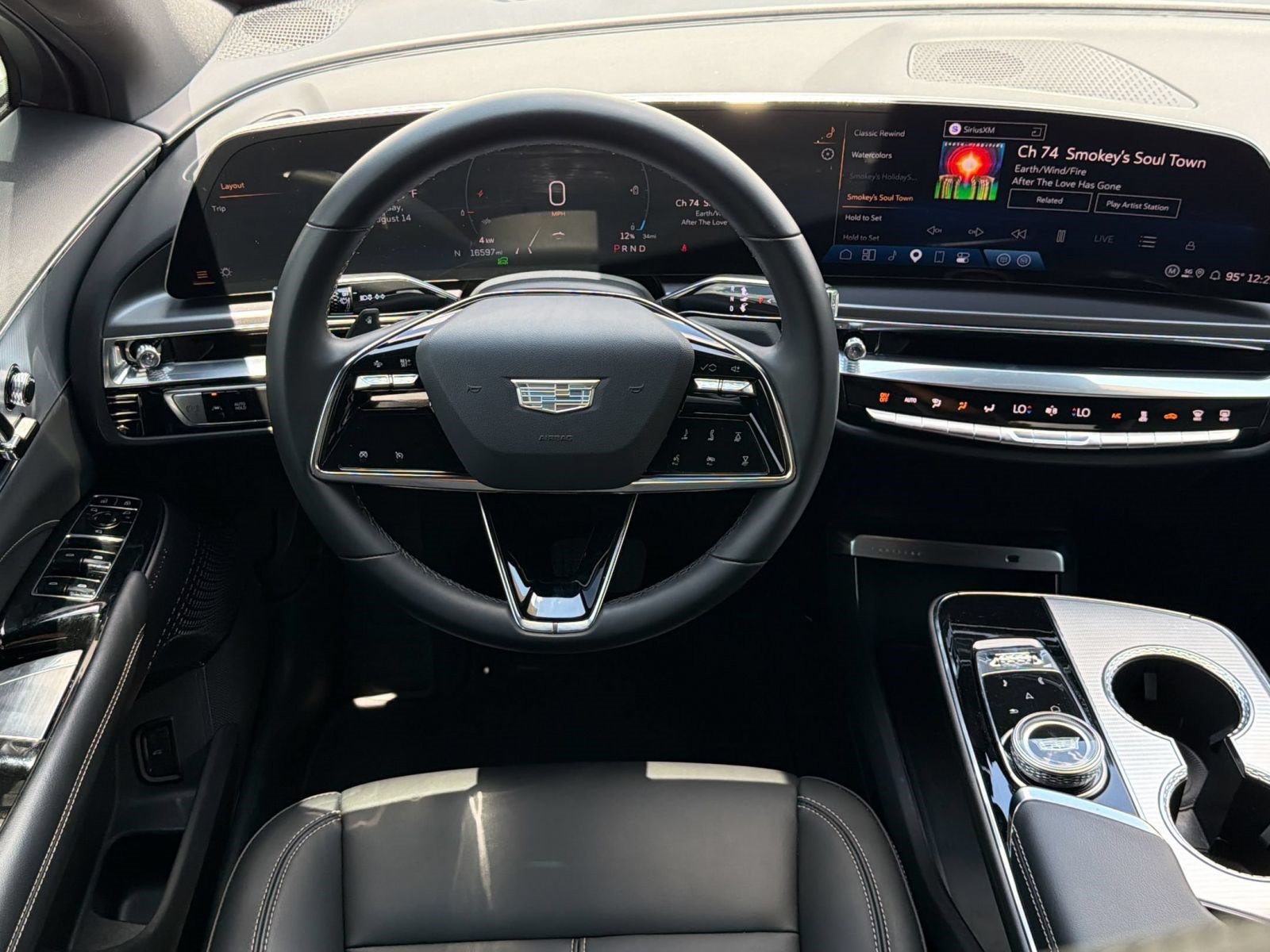 Certified 2024 Cadillac Lyriq Tech w/ Driver Assist Package AWD/4WD image 28