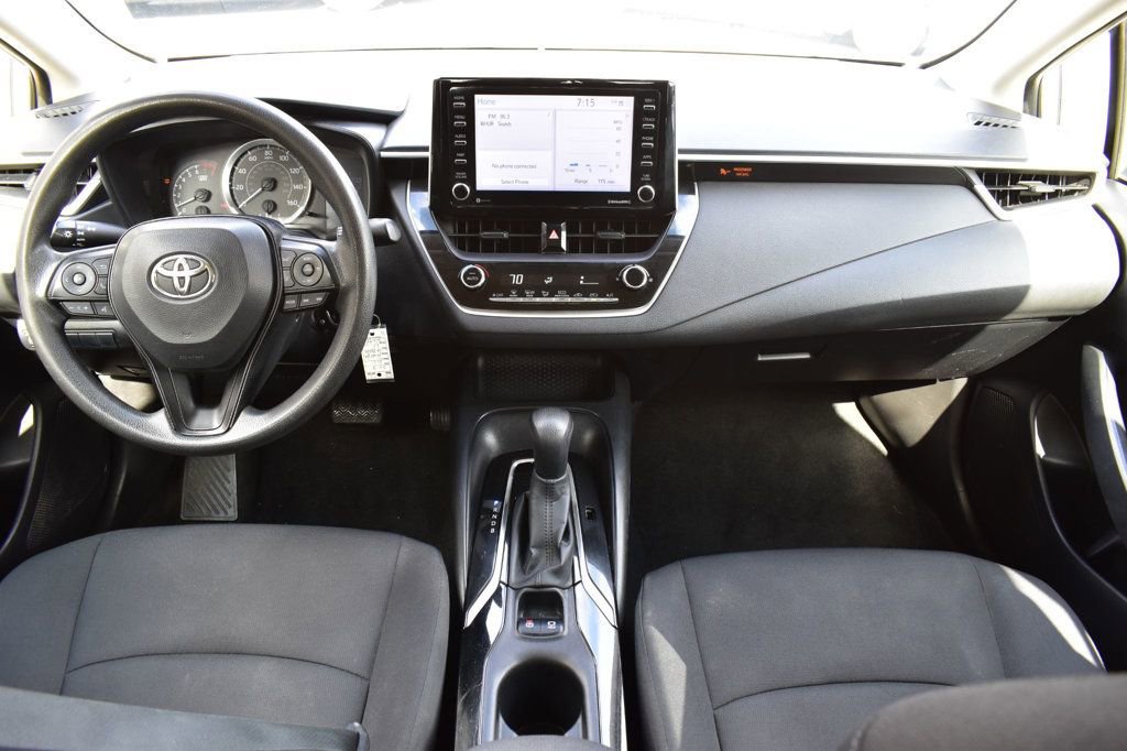 Used 2021 Toyota Corolla LE image 27