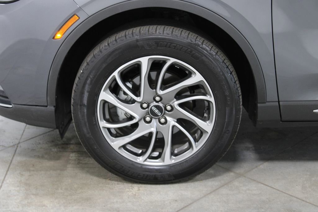 Used 2022 Lincoln Corsair Standard w/ Equipment Group 101A image 18