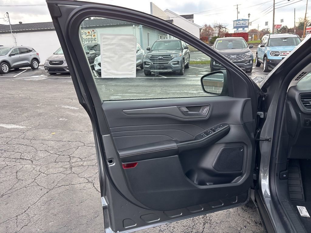New 2026 Ford Escape Active w/ Cold Weather Package image 9