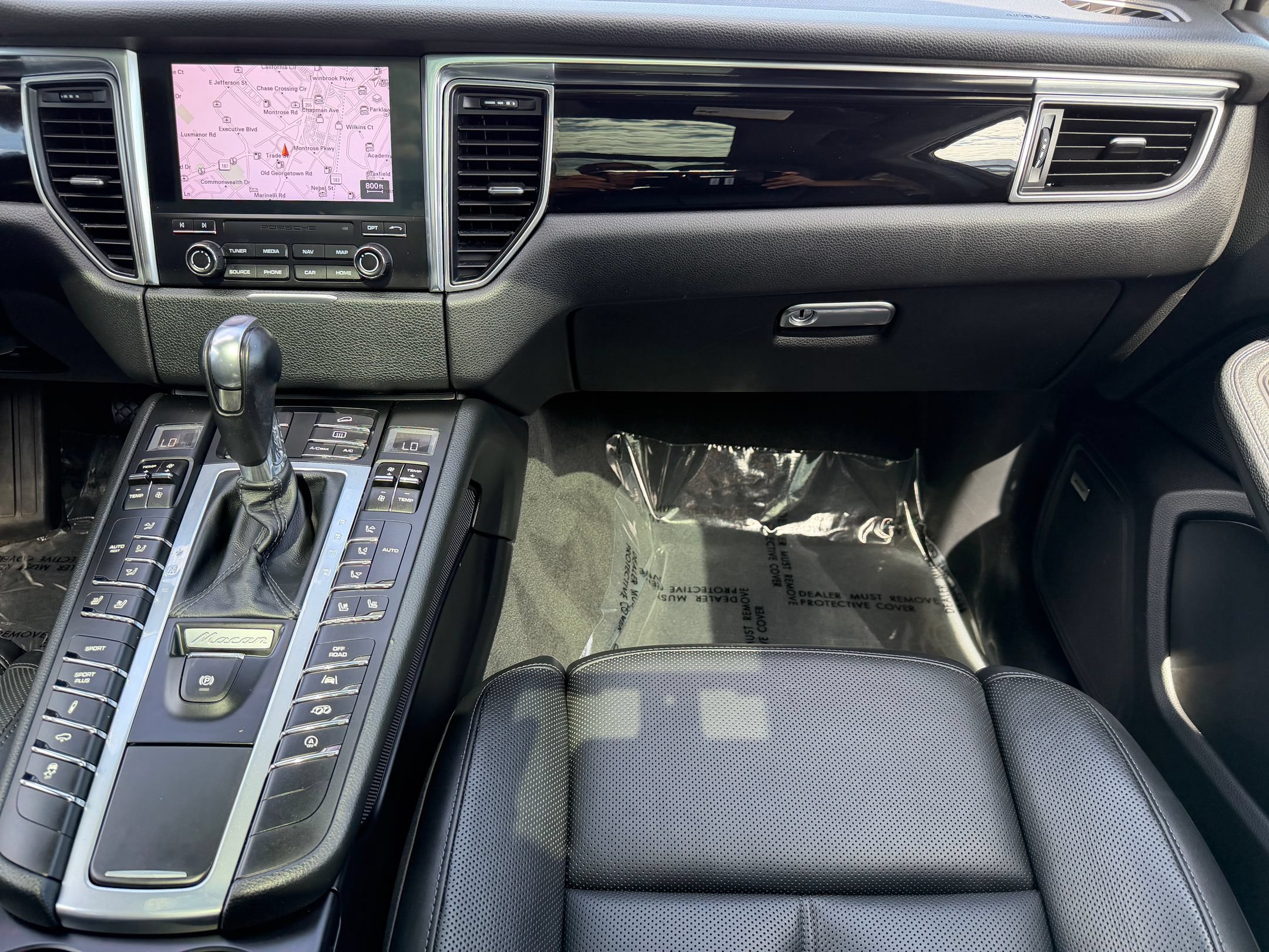 Used 2018 Porsche Macan Sport Edition AWD/4WD image 30