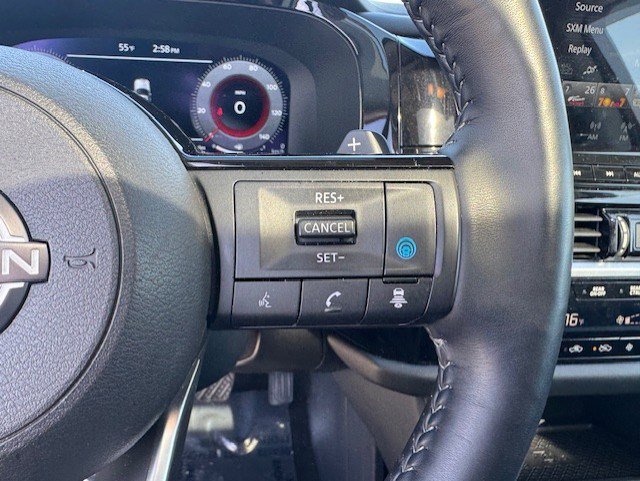 Used 2024 Nissan Pathfinder Platinum image 17