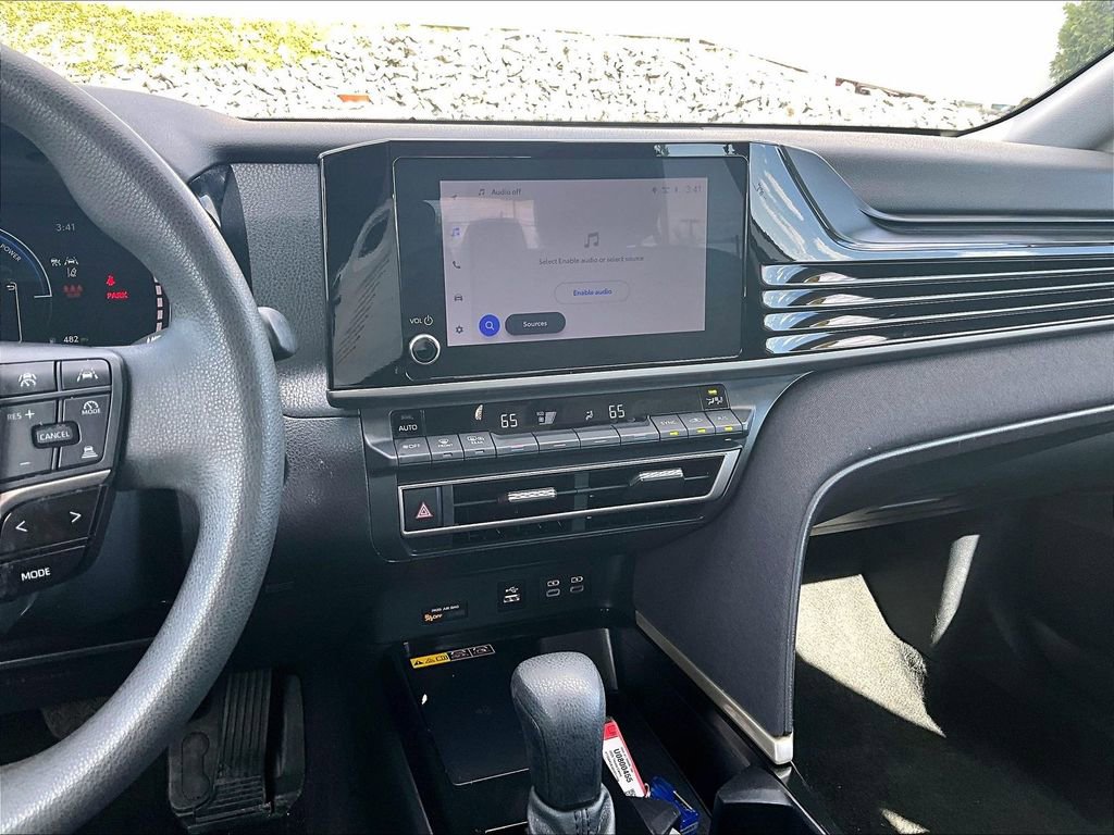 Used 2025 Toyota Camry LE FWD image 18