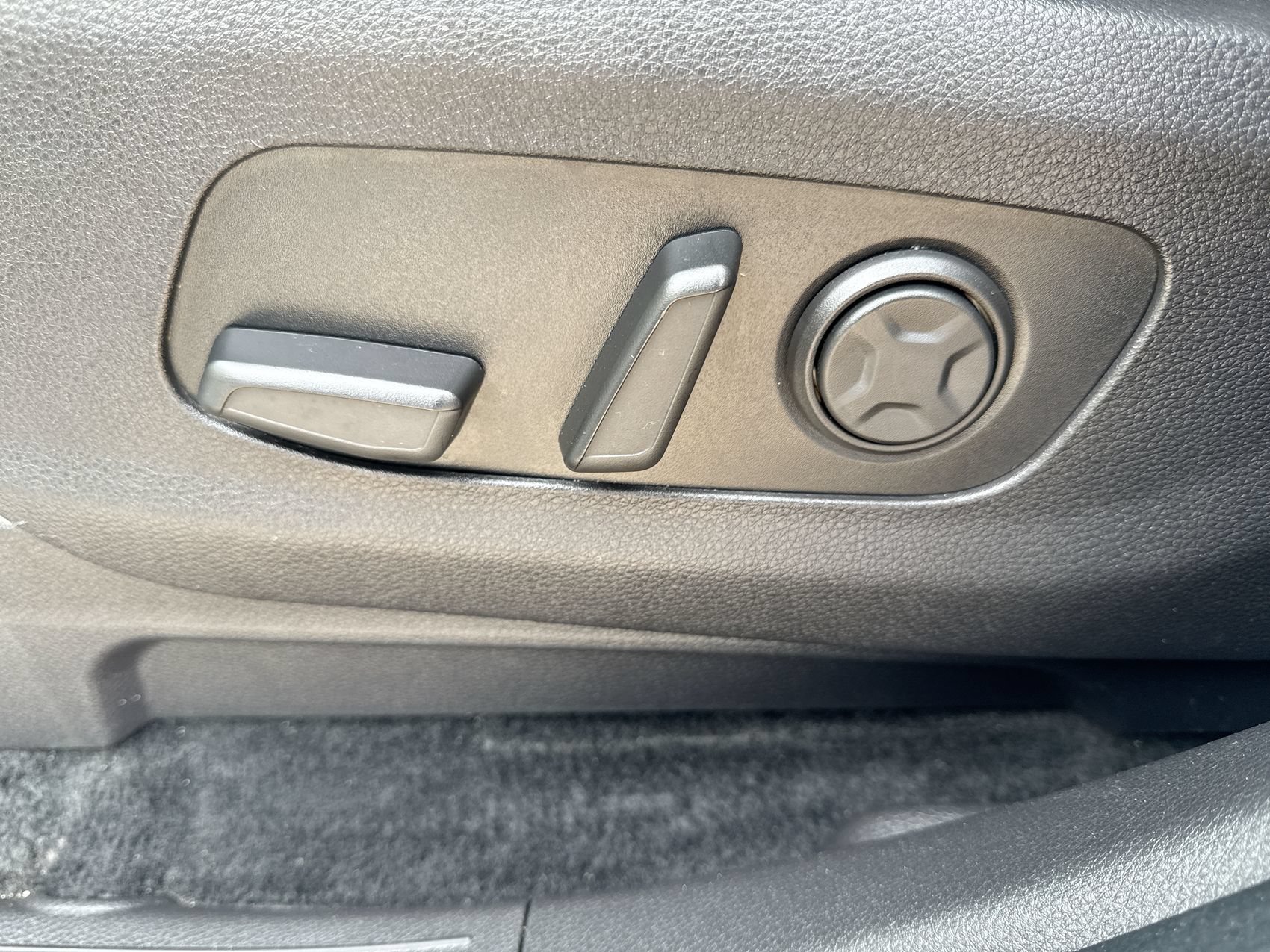 Used 2023 Kia Carnival SX Prestige FWD image 12