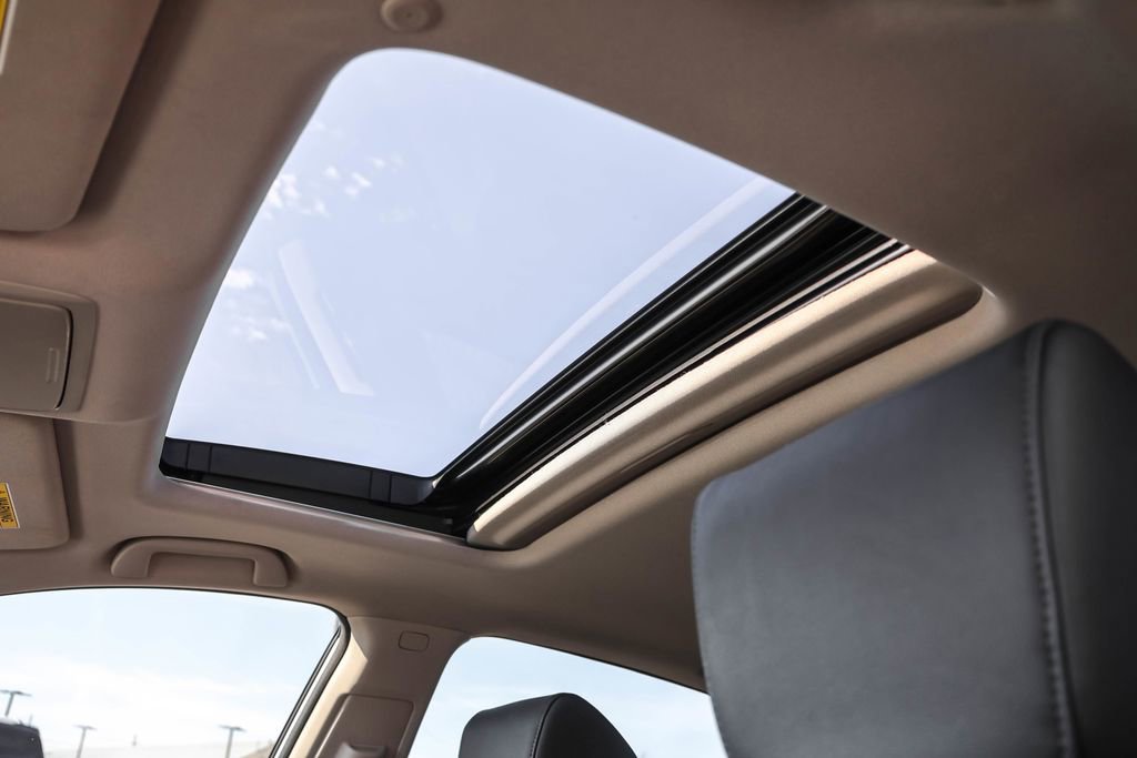 Used 2019 Honda Accord Touring image 8