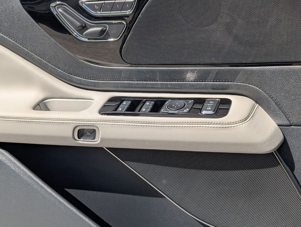 New 2026 Lincoln Aviator 2WD image 23
