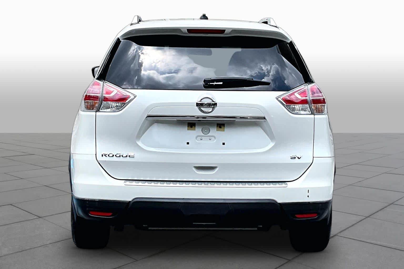 Used 2016 Nissan Rogue SV FWD image 5
