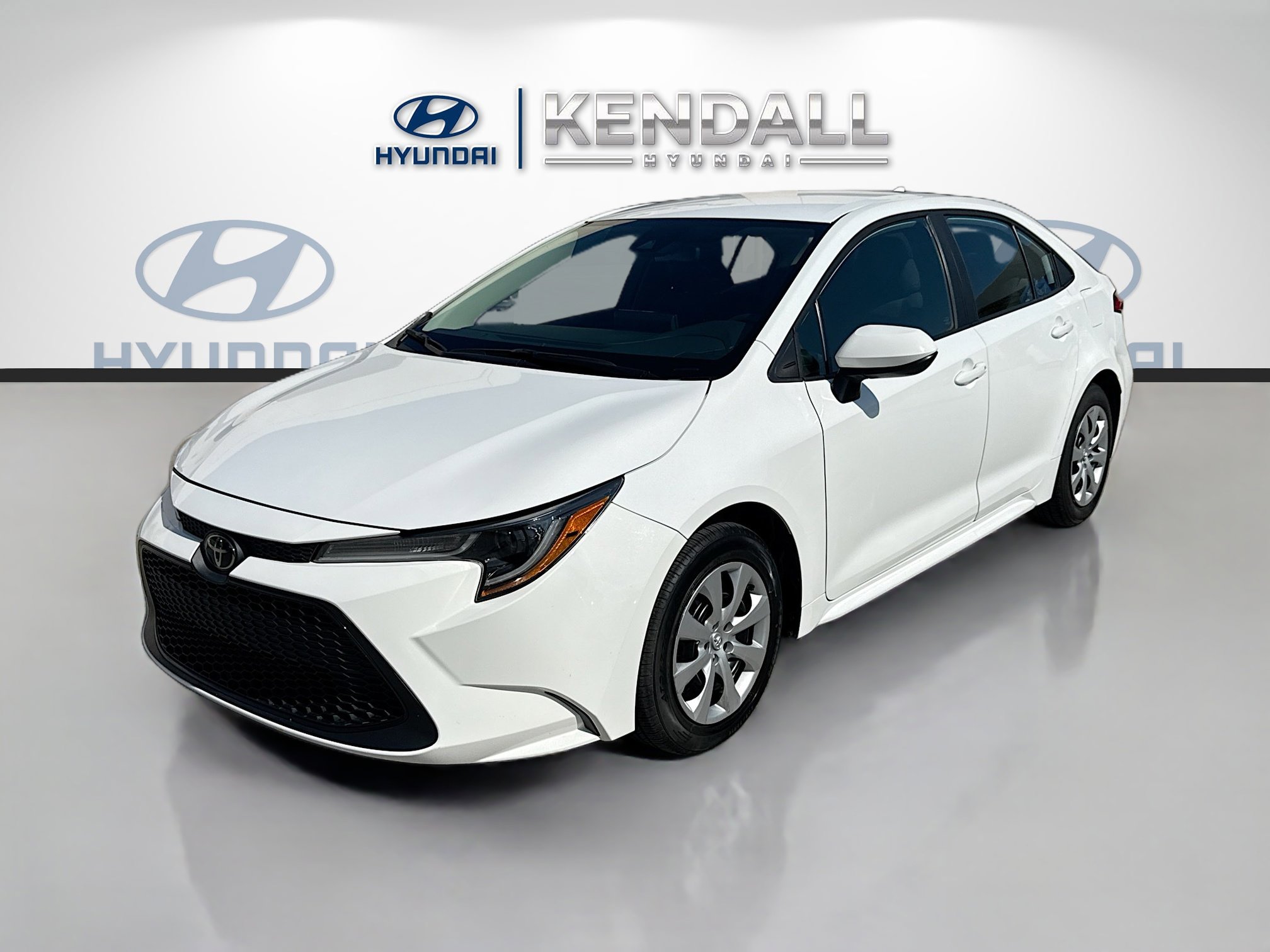 Used 2022 Toyota Corolla LE FWD image 3