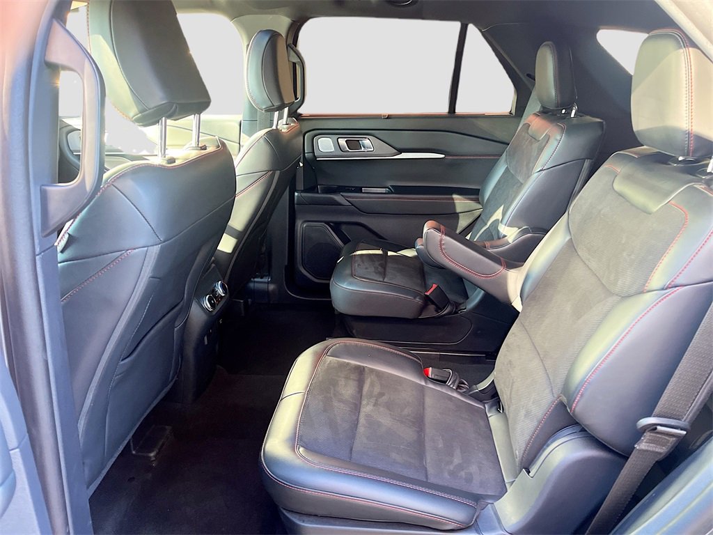 Used 2025 Ford Explorer ST image 26