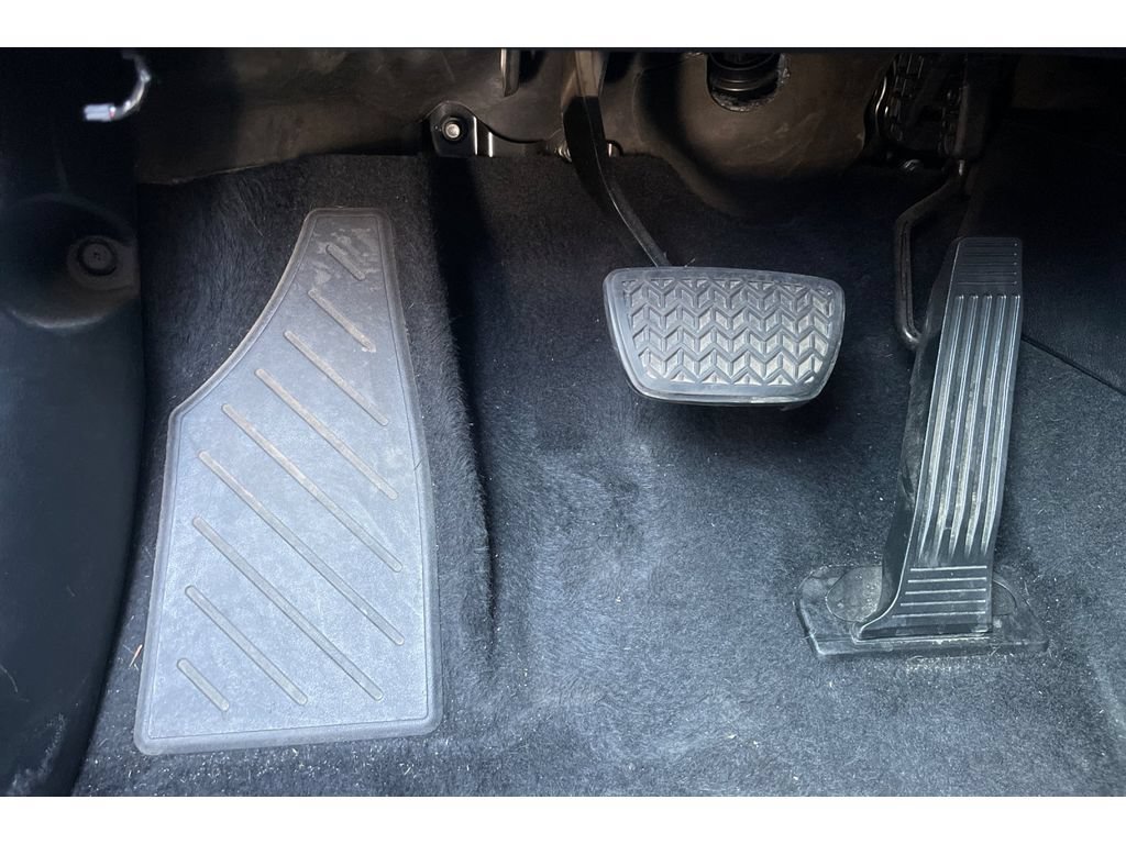 Used 2021 Toyota Highlander LE FWD image 42