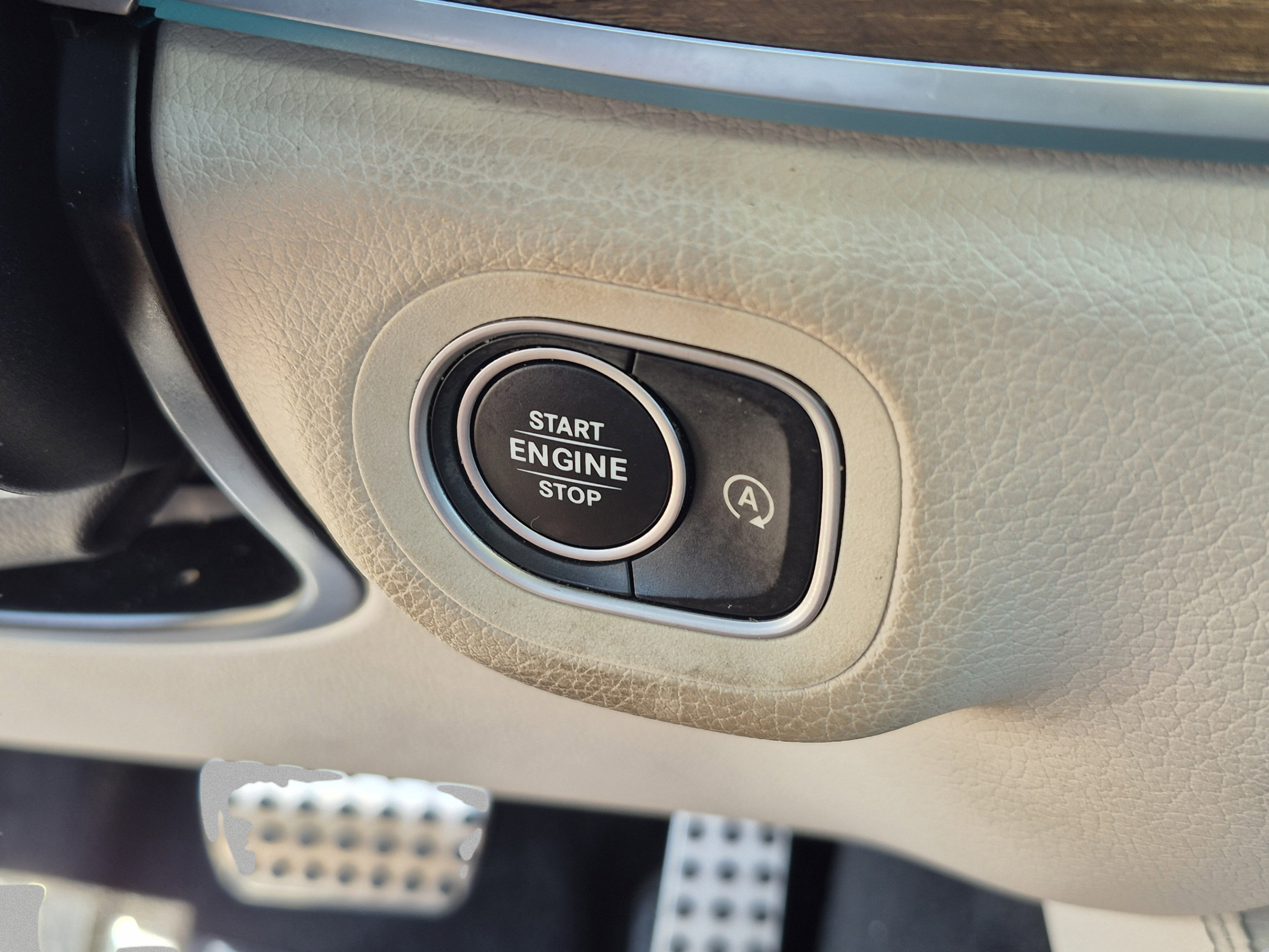 Used 2023 Mercedes-Benz GLS 450 4MATIC w/ AMG Line Exterior image 33