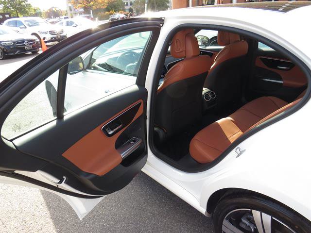 Used 2025 Mercedes-Benz C 300 4MATIC Sedan image 17