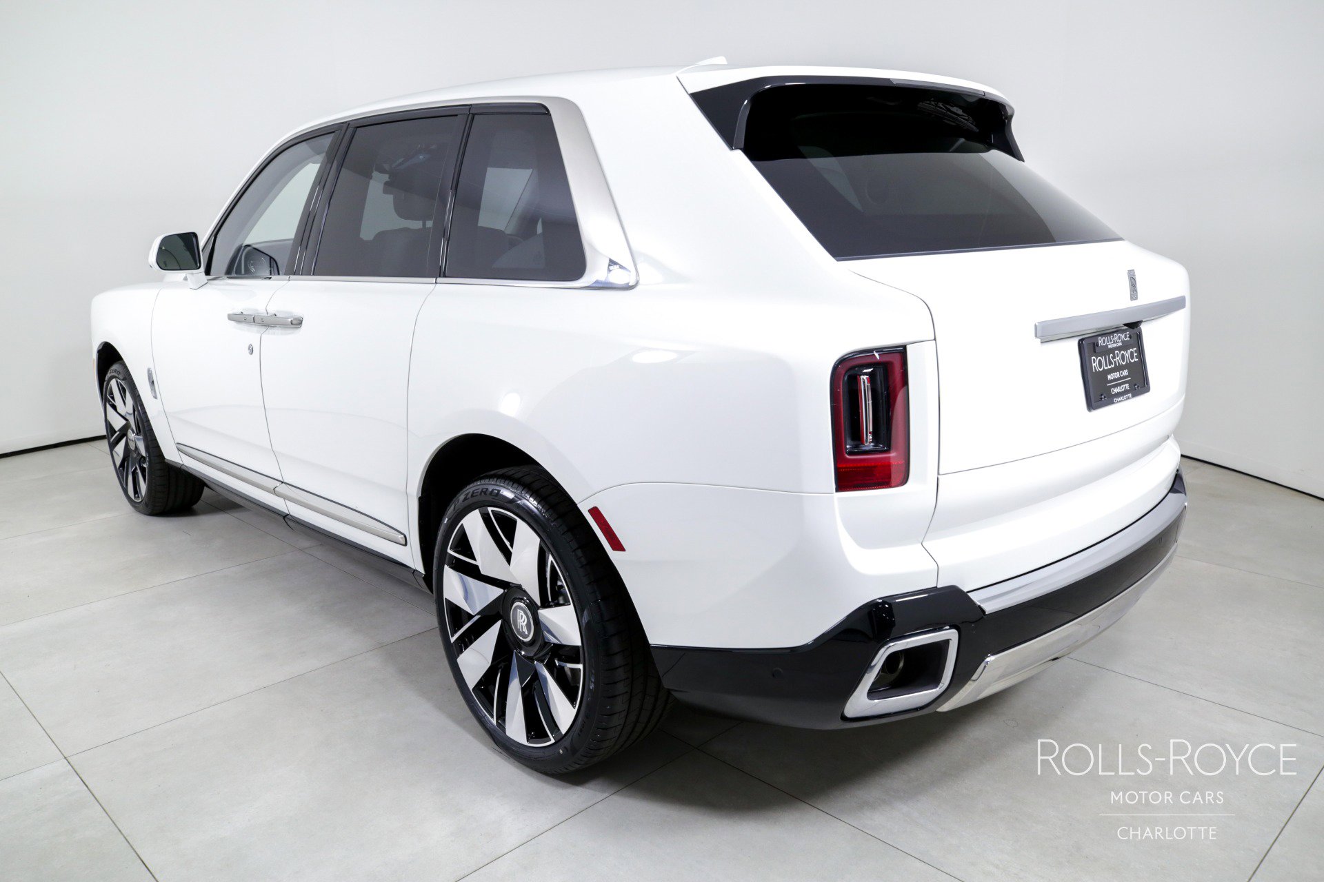 Certified 2025 Rolls-Royce Cullinan image 8