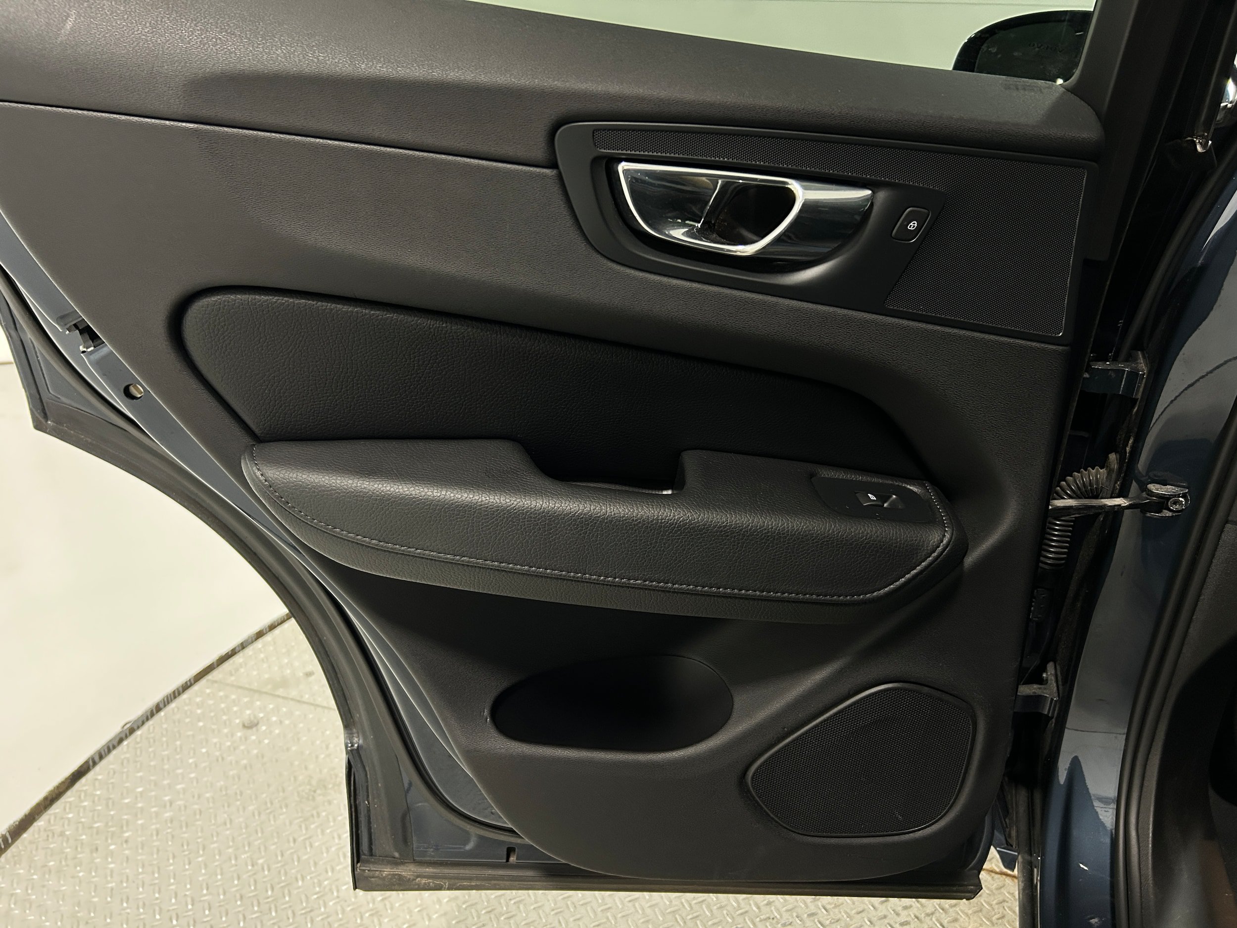 Used 2018 Volvo XC60 T5 Inscription AWD/4WD image 27