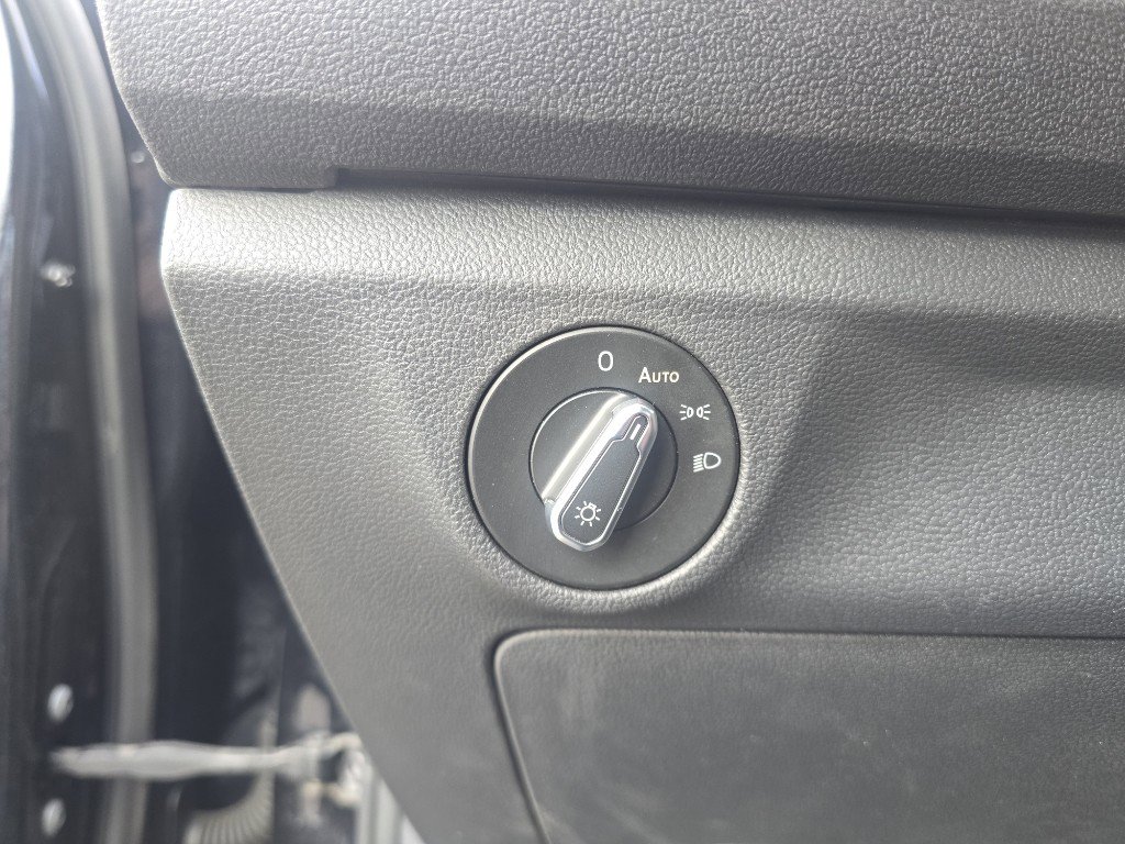 Used 2023 Volkswagen Jetta Sport image 18